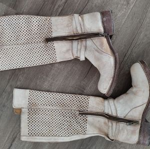 Bed Stu ivory boots size 7.5